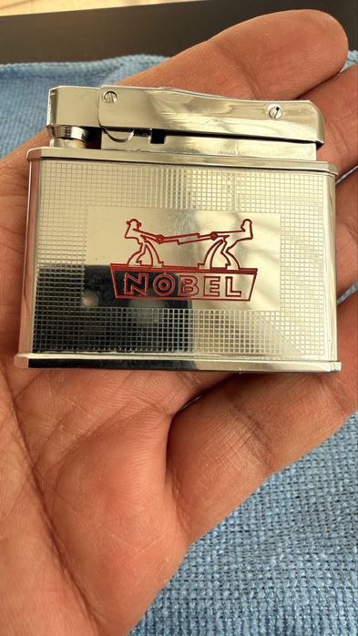 Noble", модел "K.Y.M.A. Excellent Automatic Lighter" запалка