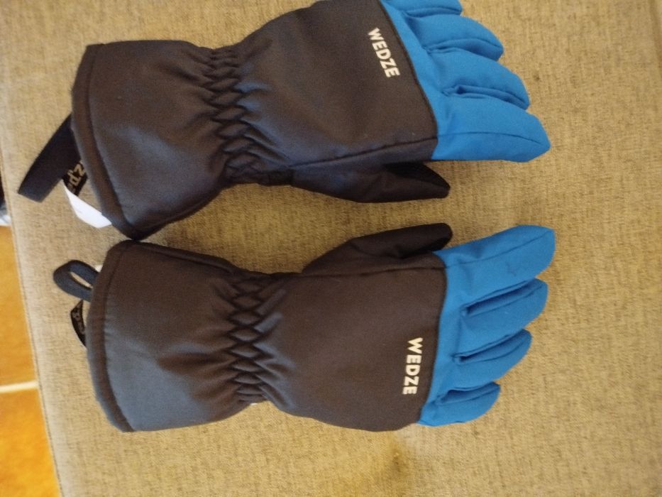 Mănuși schi. 50 de lei tot