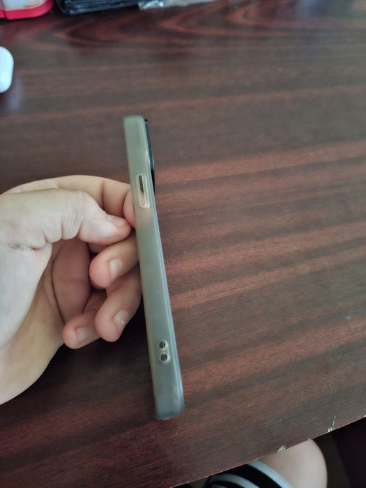 Husa iphone 13 buna