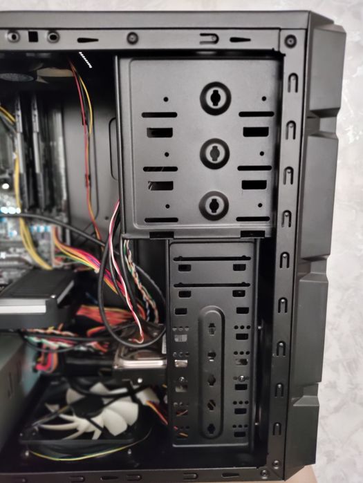 Компютър + монитор