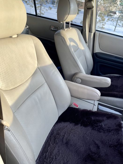 Продам машину тойота