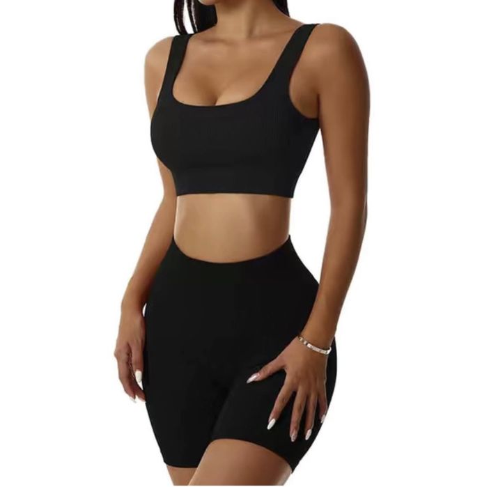 Спортивные шорты