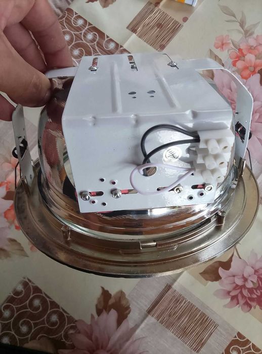Ликвидация! 100 бр. Нови Двойни Лампи за вграждане (Луни) E27 / 220V