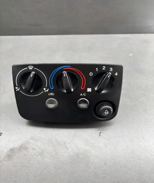 Comanda clima Ford Focus 2000 1.6 MT (101 hp)
