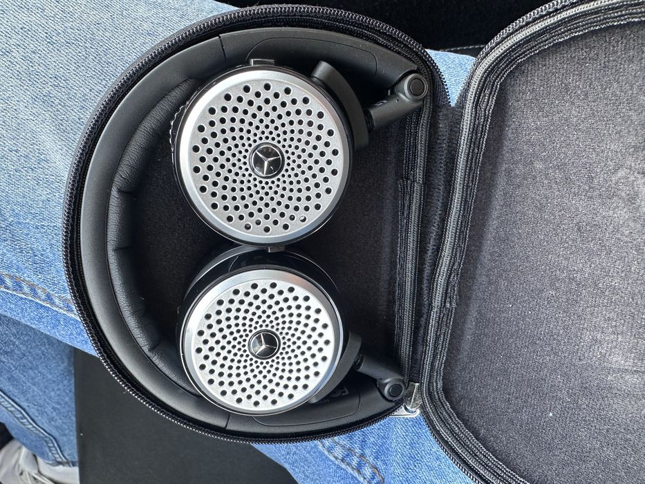 Слушалки мерцедес AKG