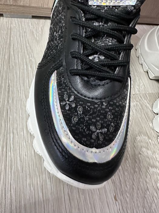 Женси обувки леко високи