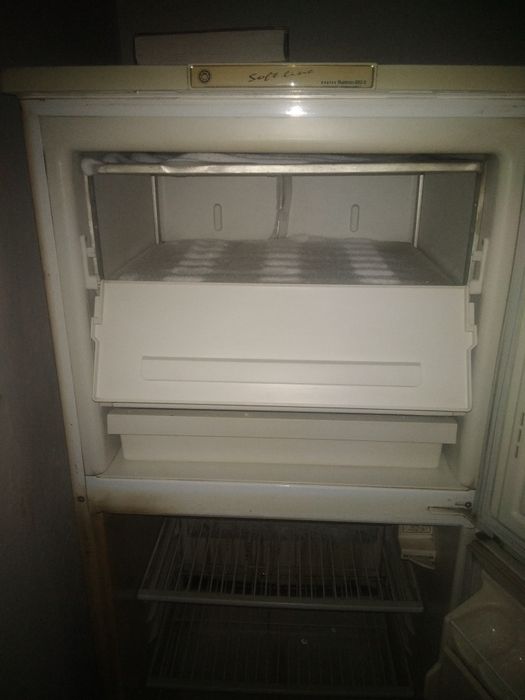 Срочно продаю холодильник Бирюса