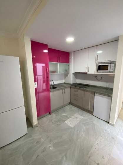 Дава се под наем Едностаен апартамент в Пловдив, Христо Смирненски - 38 кв.м за 204 € - Снимка #2