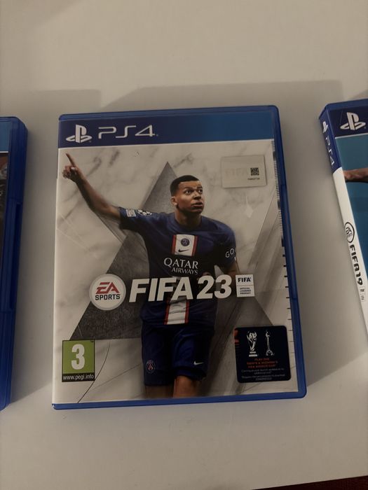 Playstation 4 slim  1Tb с игри и джойстик