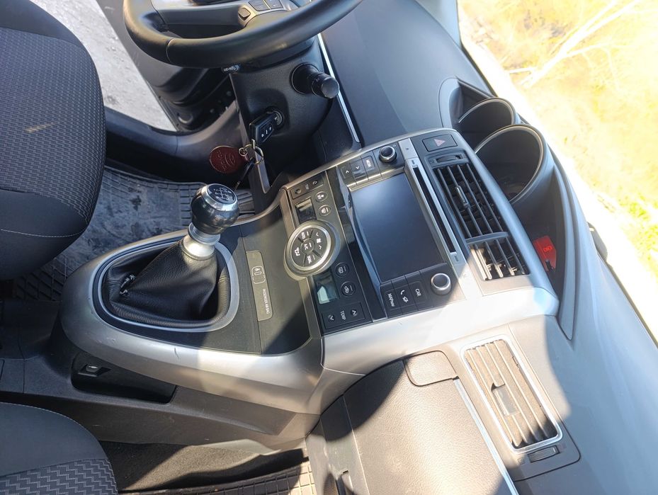Toyota Verso 1,6D4D / Тойота Версо - на части