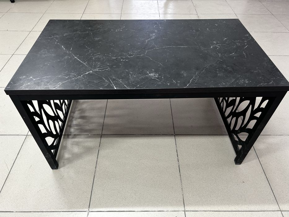 Офисный стол в хорошем качестве