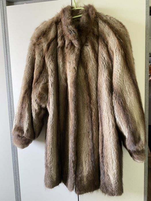 Haina din  blana naturala de nurca