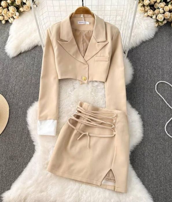 Юбка с укороченным пиджаком