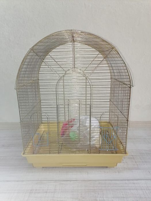 Продам клетки для птиц(попугаев)