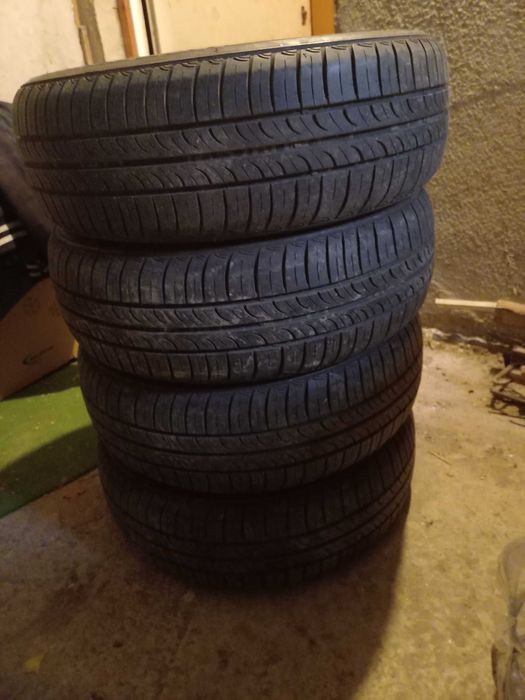 Продавам автомобилни гуми по 10 евро за брой