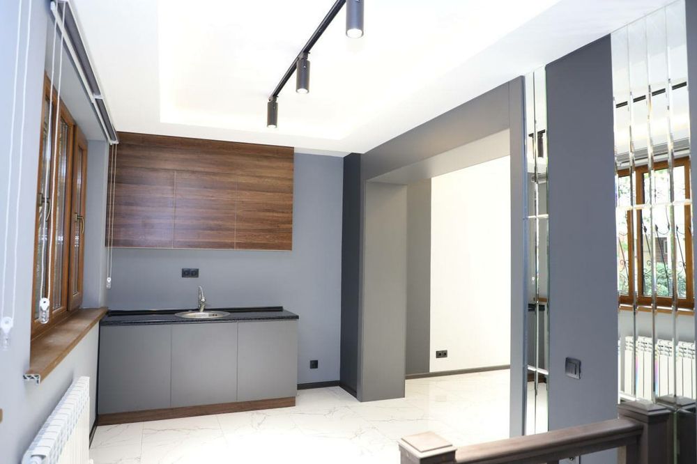 Срочно! Коммерческое помещение 110 м²  ориентир Ойбек