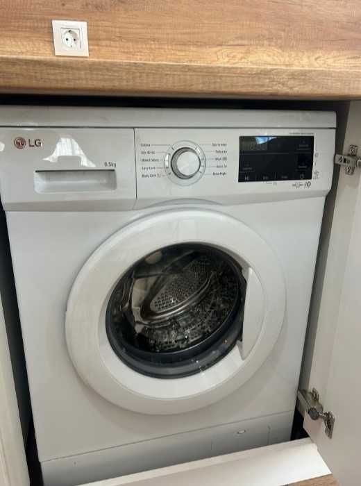 Дава се под наем Двустаен апартамент в София, Център - 60 кв.м за 616 € - Снимка #12