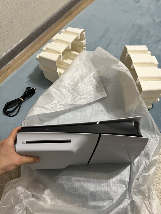 Playstation 5 slim 1TB