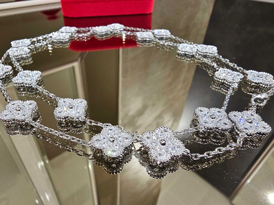 Van Cleef & Arpels VCA Silver Diamond Alhambra 20 Motifs Дамско Колие