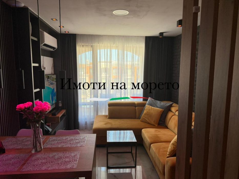 Луксозно обзаведен двустаен с изглед море на първа линия, Свети Влас