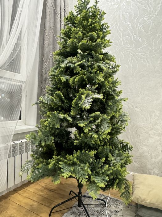 Продам елочку красивую