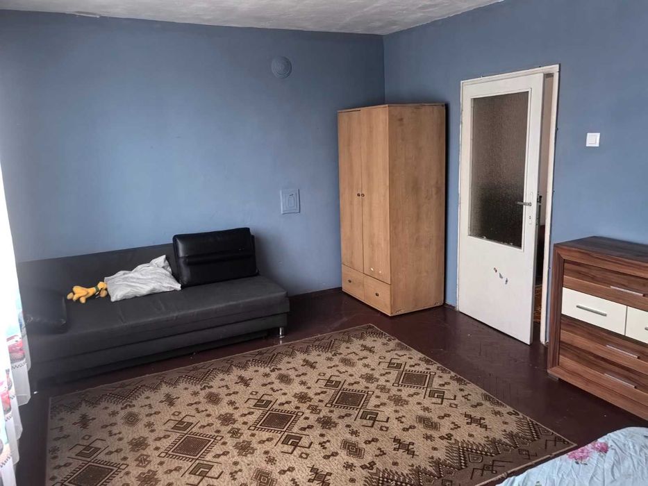 Тристаен етаж от къща под наем грови Иксър