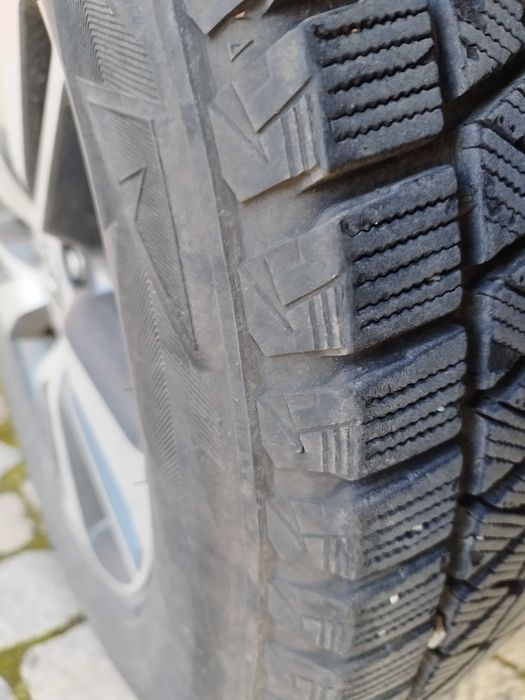 Зимни Гуми Bridgestone blizzak dm-v2 225/65/R17