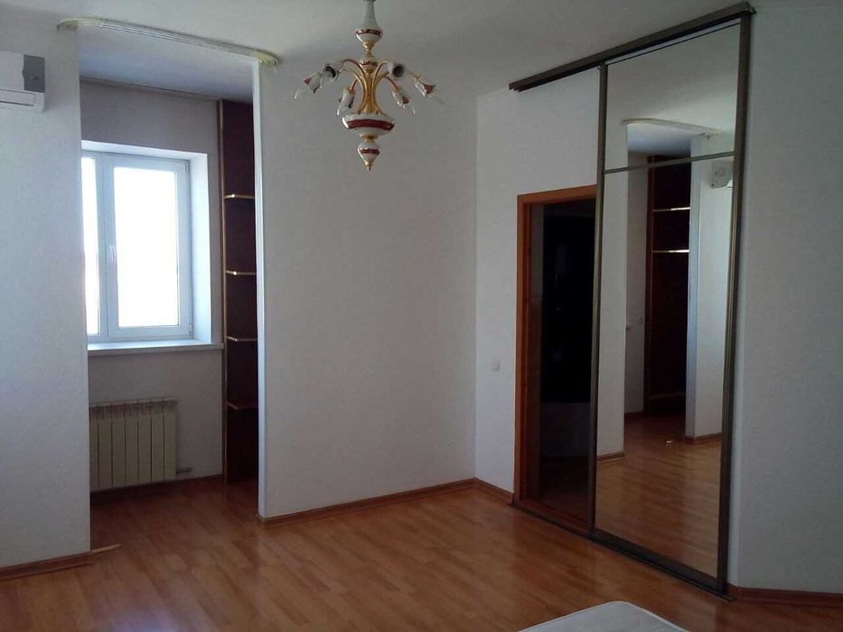 3-уровневый дом около моста  >700 м2