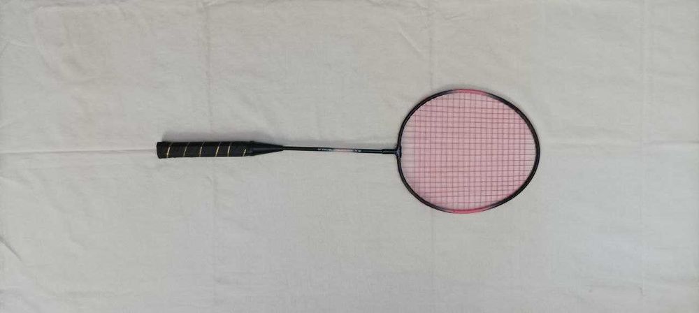 ракетка для бадминтона
