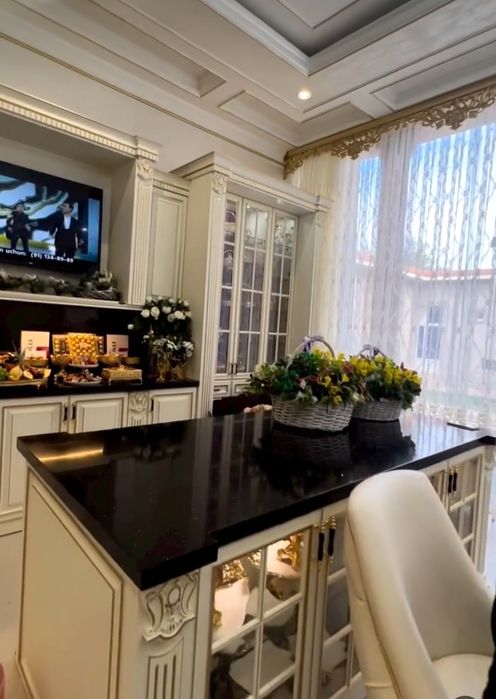 Prinimaem  zakazi na stoleshnici iz iskustvenogo kamnya