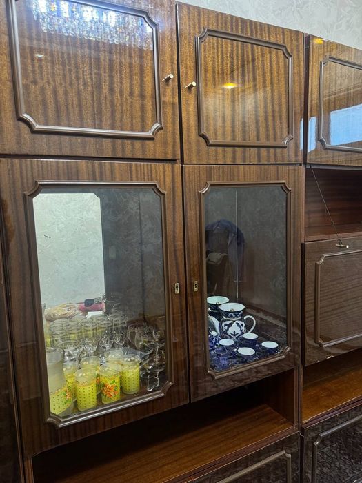 Modulli shkaf (garnitur) sotiladi!