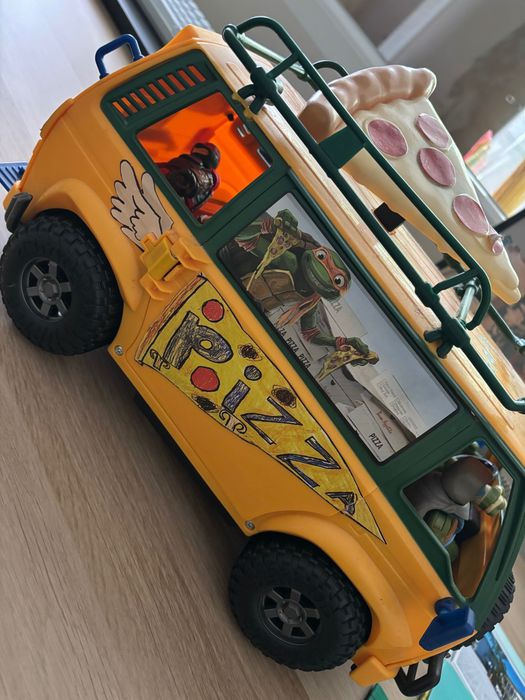 TMNT Костенурки нинджа Пълен хаос Камион Пица ван