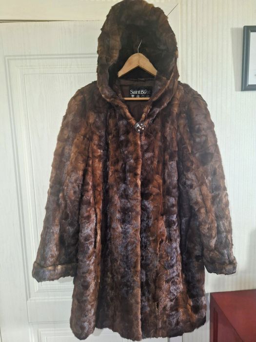 Норковая шуба с капюшоном