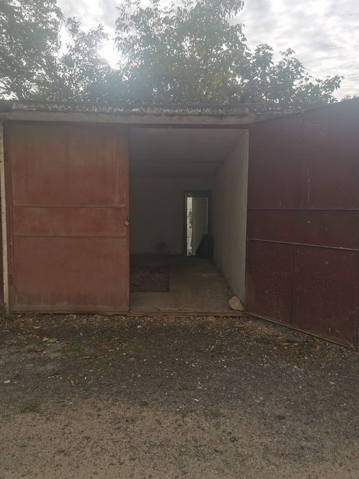 Inchiriez garaj zona Bucovina