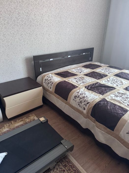 Цена договорная. Продам спальный гарнитур. Состояние хорошее.