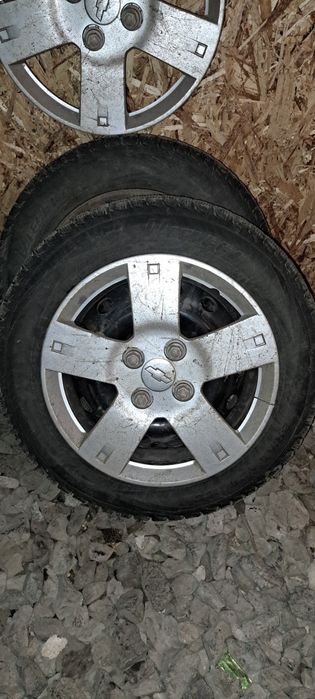 Продам комплект зимних шин с дисками R14