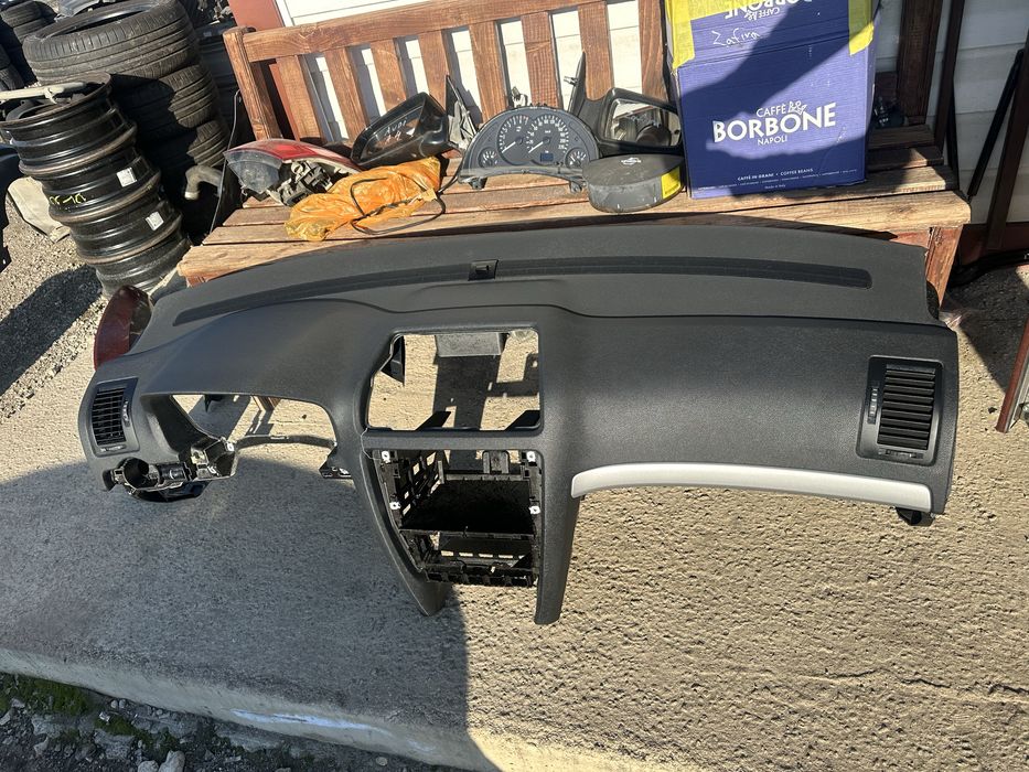 Табло със десен airbag за Шкода Октавия 2008-2013г.!