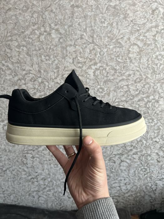 Продам кеды осень - весна 43р