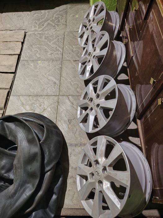 Продам диски и резину на Ларгус