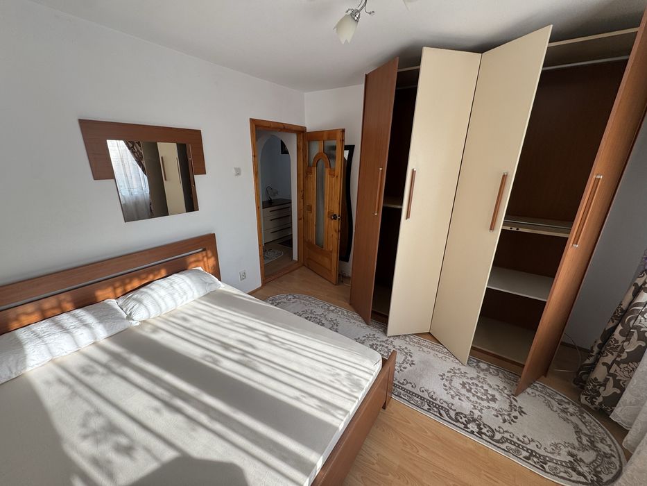 Inchiriez apartament 2 camere , 2 Graniceri(zona Casa Cartii)