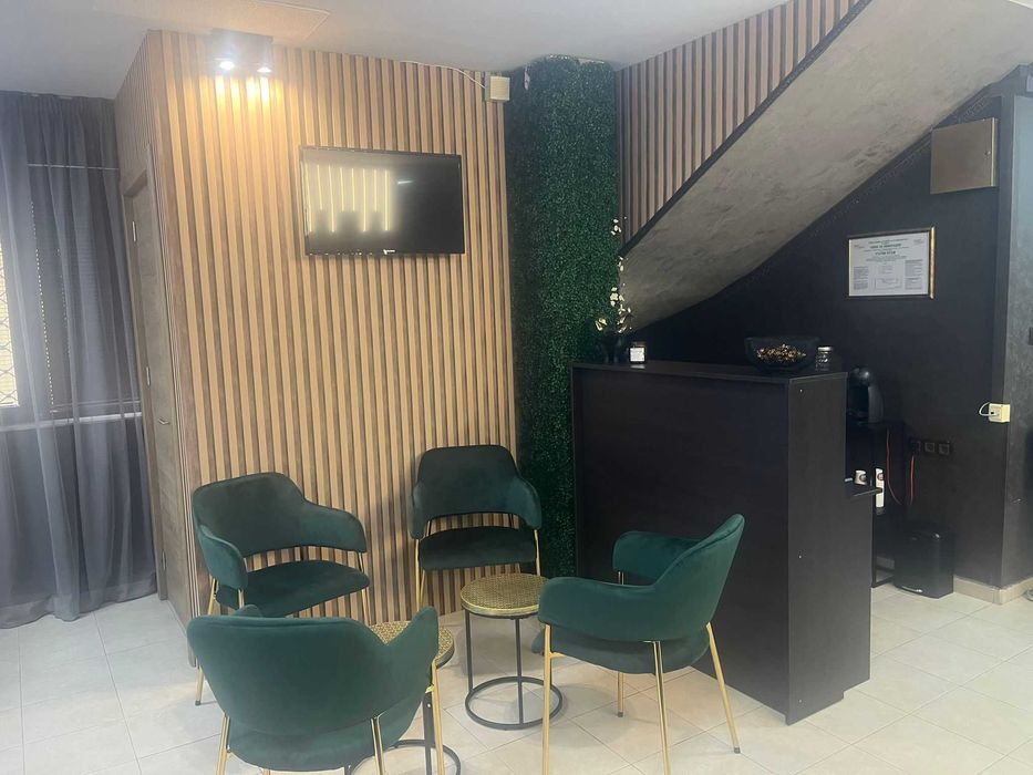 Отдава под наем кабинет/ самостоятелно обособено помещение