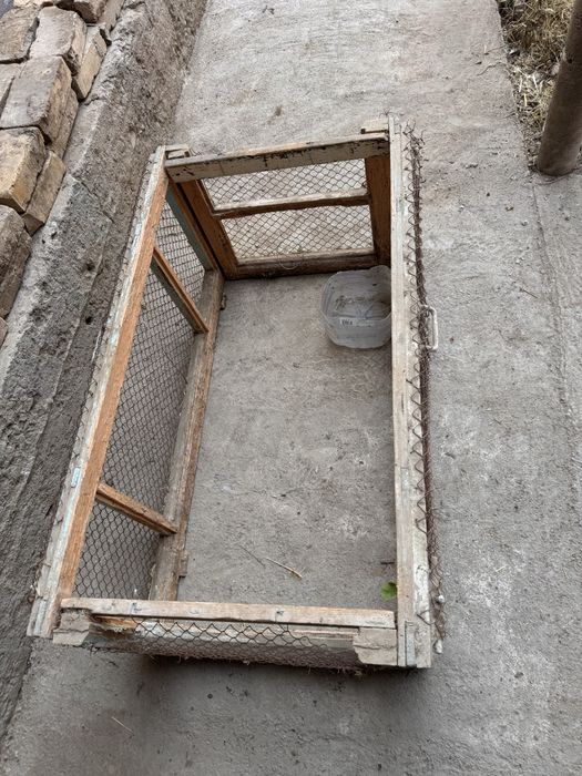 Jo’ja, bedana va mayda parrandalar uchun qafas sotiladi.