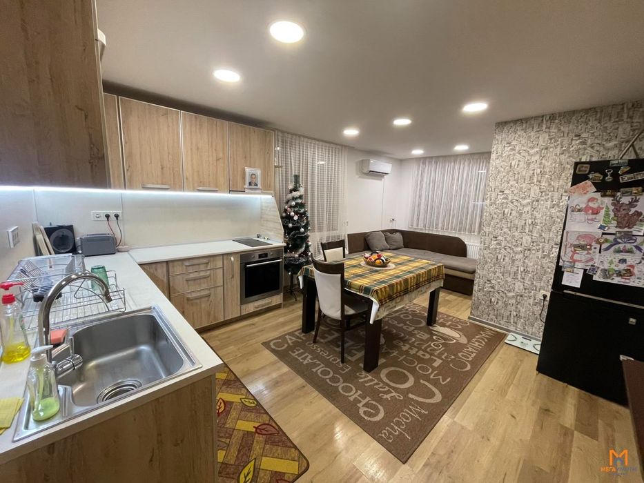 Етaж от къща + БАРБЕКЮ - Център град Севлиево