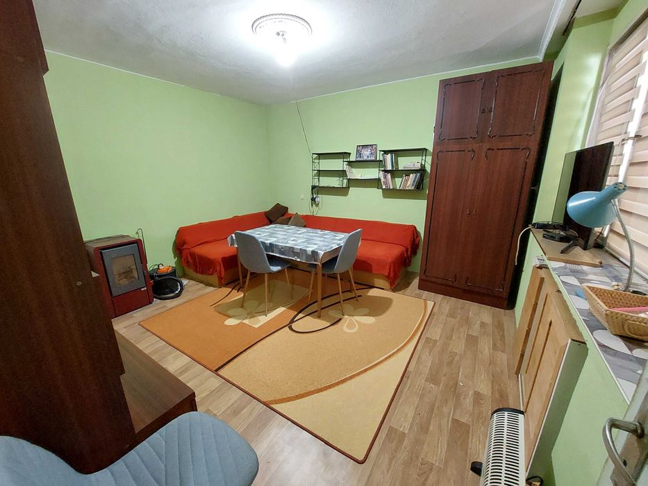 СОБСТВЕНИК ПРОДАВА къща в град Меричлери, обл.Хасково