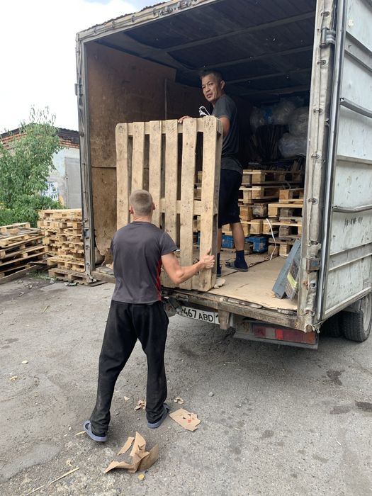 Принимаем макулатуру, поддоны