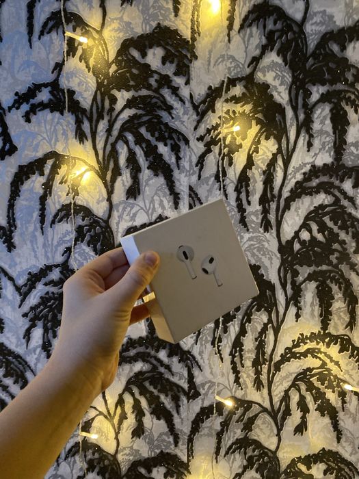 Продам наушники airpods, либо продам или обмен на какой небудь айфон 5