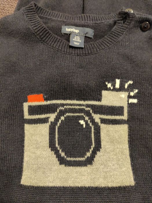 Costum tricotat Gap 6-9 luni bleumarin stare foarte buna 100% bumbac.