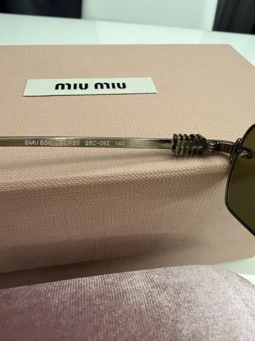 Слънчеви очила Miu Miu 100% Оригинални нови с  гаранциона карта