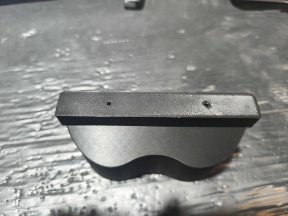 Продавам двоен cup holder/поставка за две чаши за Ауди А3 / 97-2005