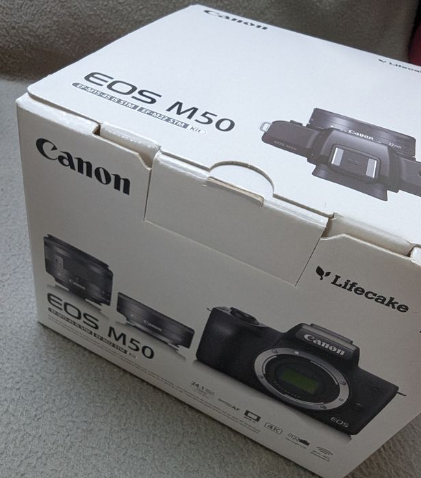 Фабричен комплект Canon M50 с два обектива и адаптер